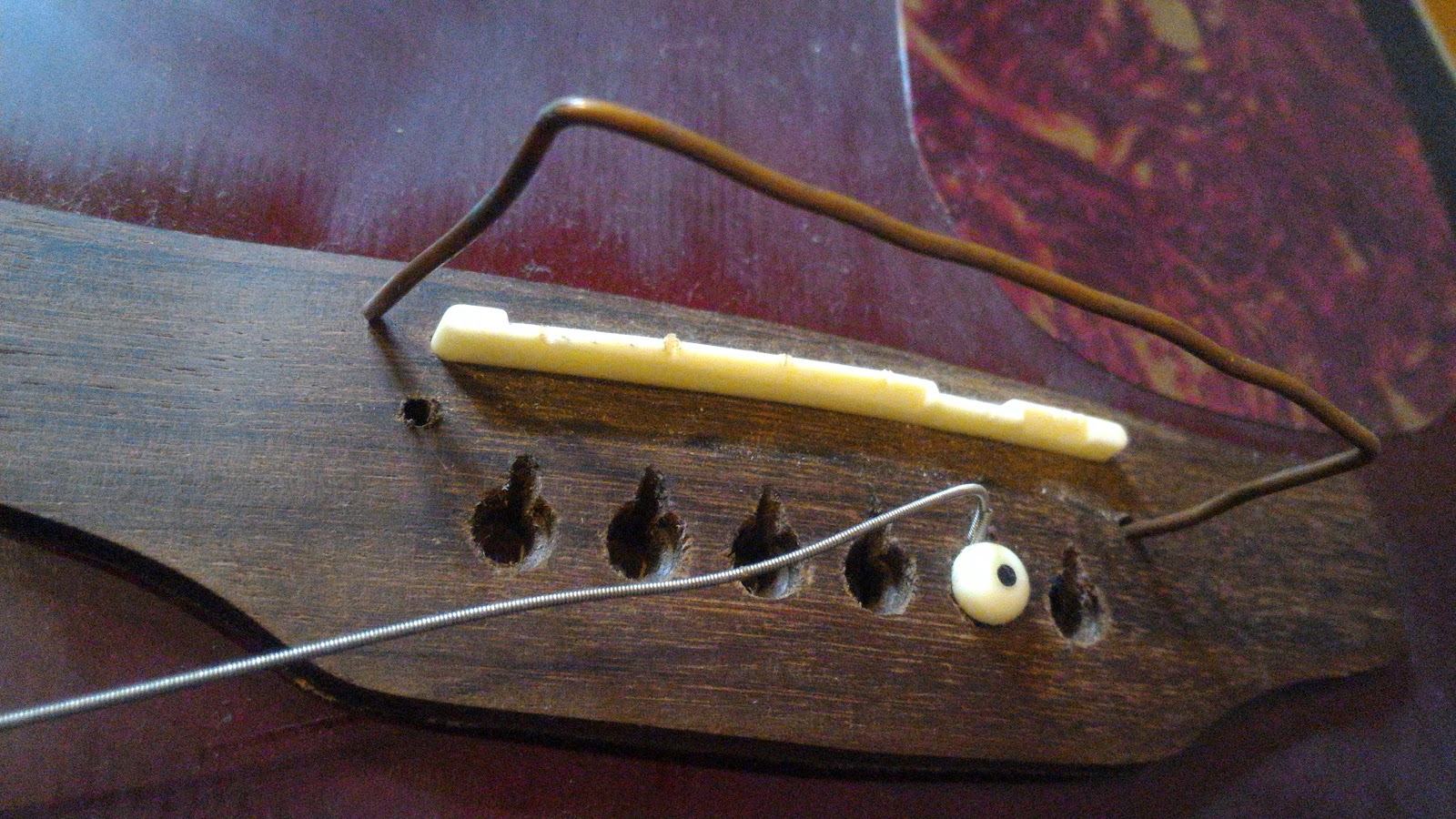 Utting Guide to Putting Electric Pickups in Acoustic Guitars