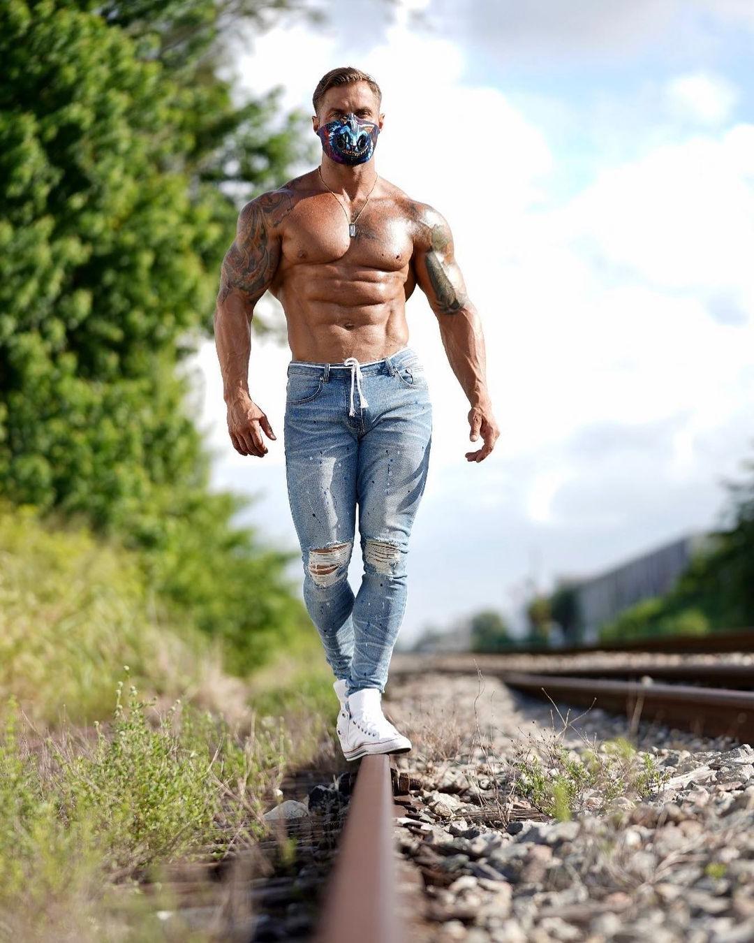 hot-shirtless-muscular-men-sergey-palkin-tattoo-male-body-face-masks-gay-slim-jeans