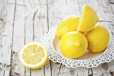 Comment préparer des bonbons de miel et de citron pour soigner la toux