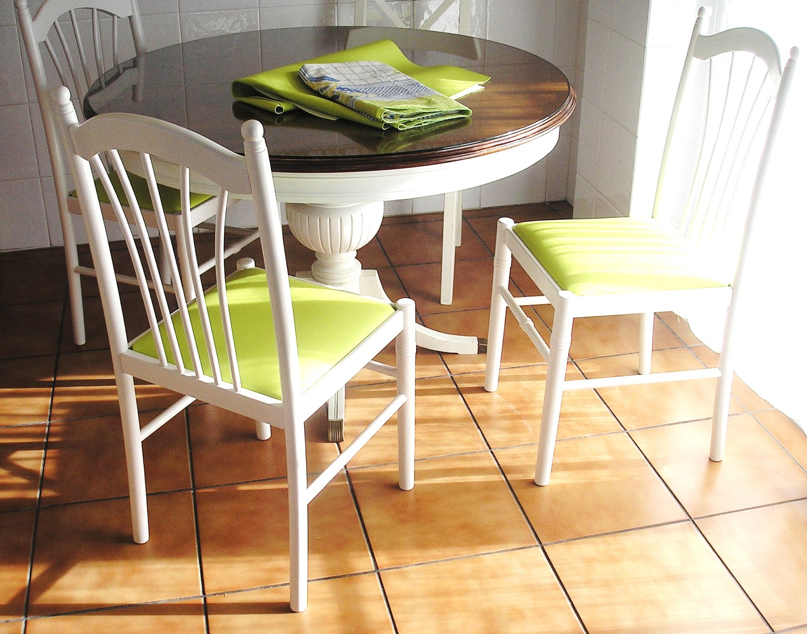 EL DESVAN DE MAMEN: SILLAS COCINA