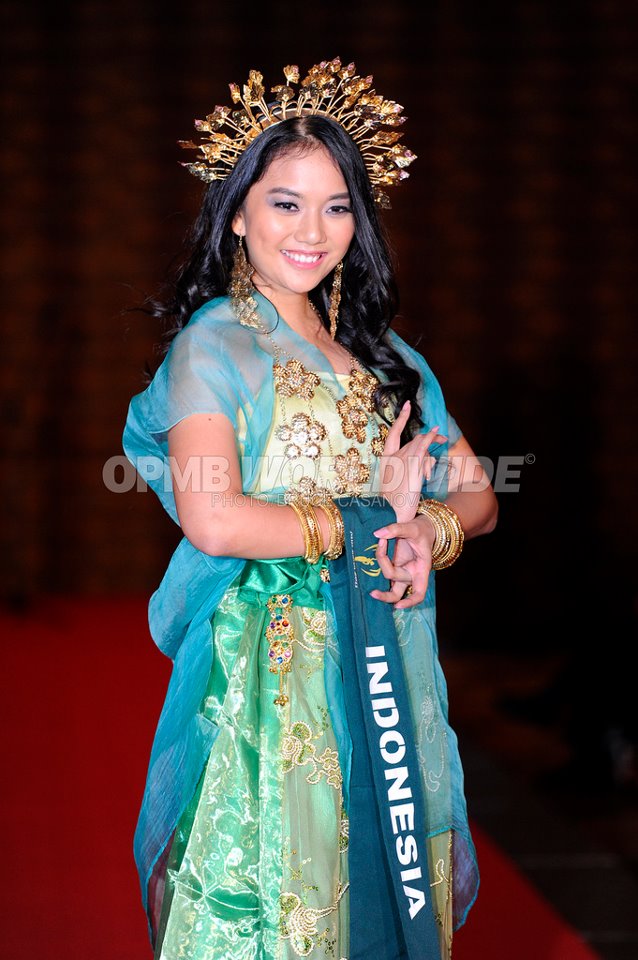 Inez Elodia Maharani Wakil Indonesia di Miss Earth 2011 
