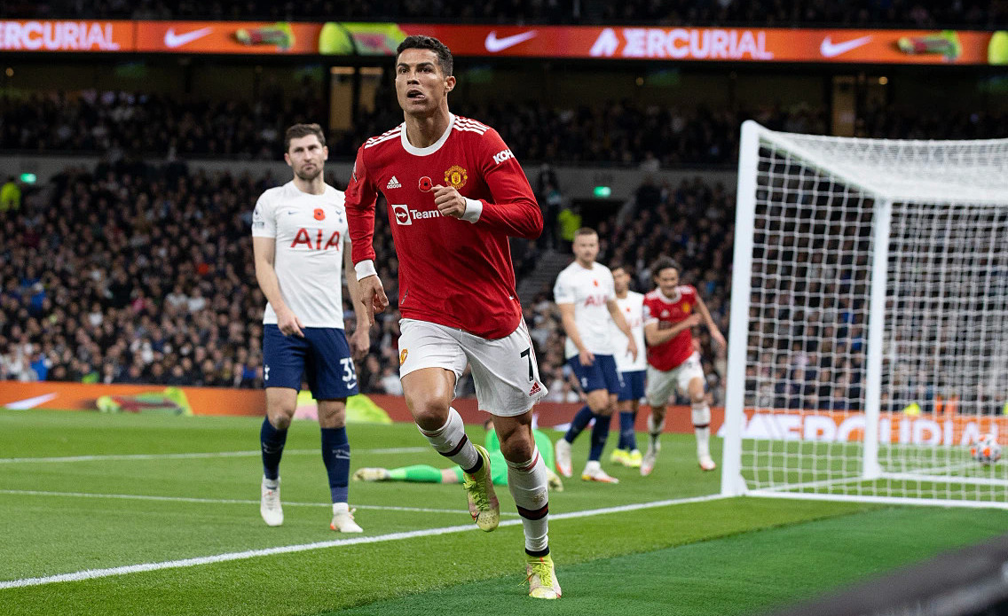 Ronaldo Contributes To Manchester United Crush Tottenham