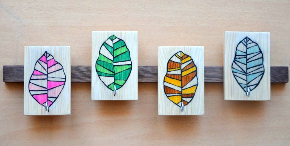 4 SEASON TREES WOODEN KEY HOLDER