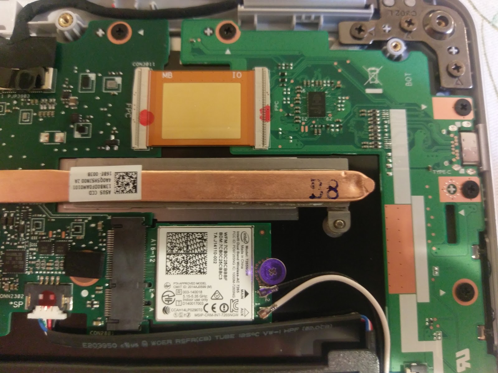A Look inside the Asus C302 chromebook﻿