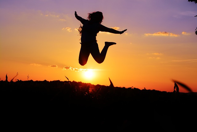 आयुष्य स्वत: ला शोधण्याबद्दल नाही परंतु स्वत: ला तयार करण्याविषयी आहे I Instead of Discovering your life, create your own life.