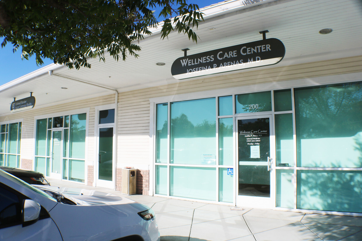 Premier Commercial Real Estate FOR SALE OR LEASE. 1,250 SF Office