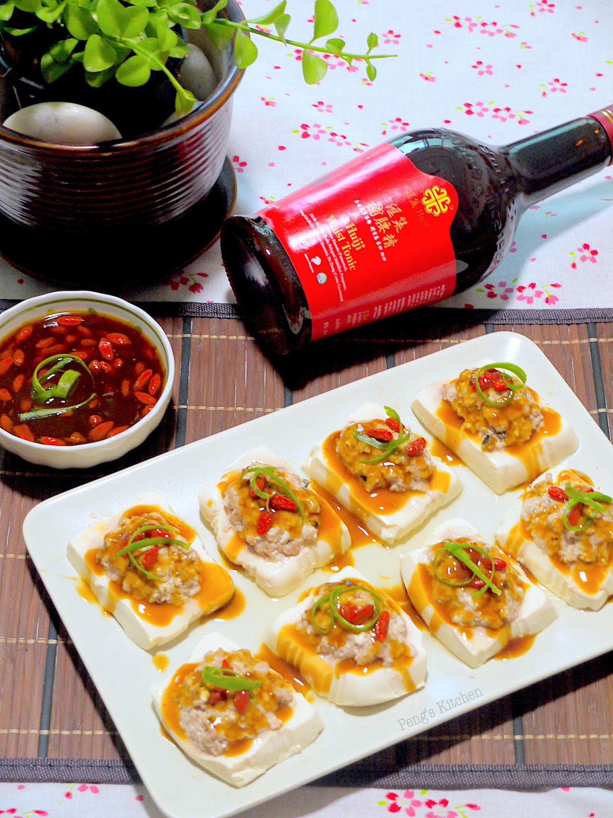 Peng's Kitchen: Steamed Tofu with Meat Patties in Special Sauce