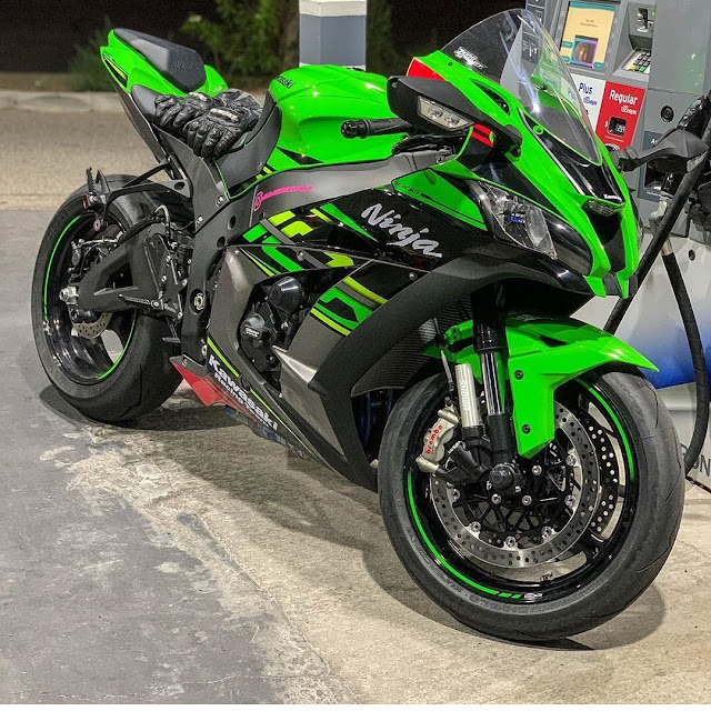 Fastest zx10r ever what a heaven bike from the Kawasaki in terms of