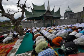 Contoh Soal 31 Pengertian Dan Ketentuan Shalat Sunnah Berjamaah Dan Munfarid