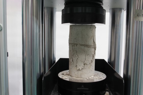 How to Test Compressive Strength of Concrete