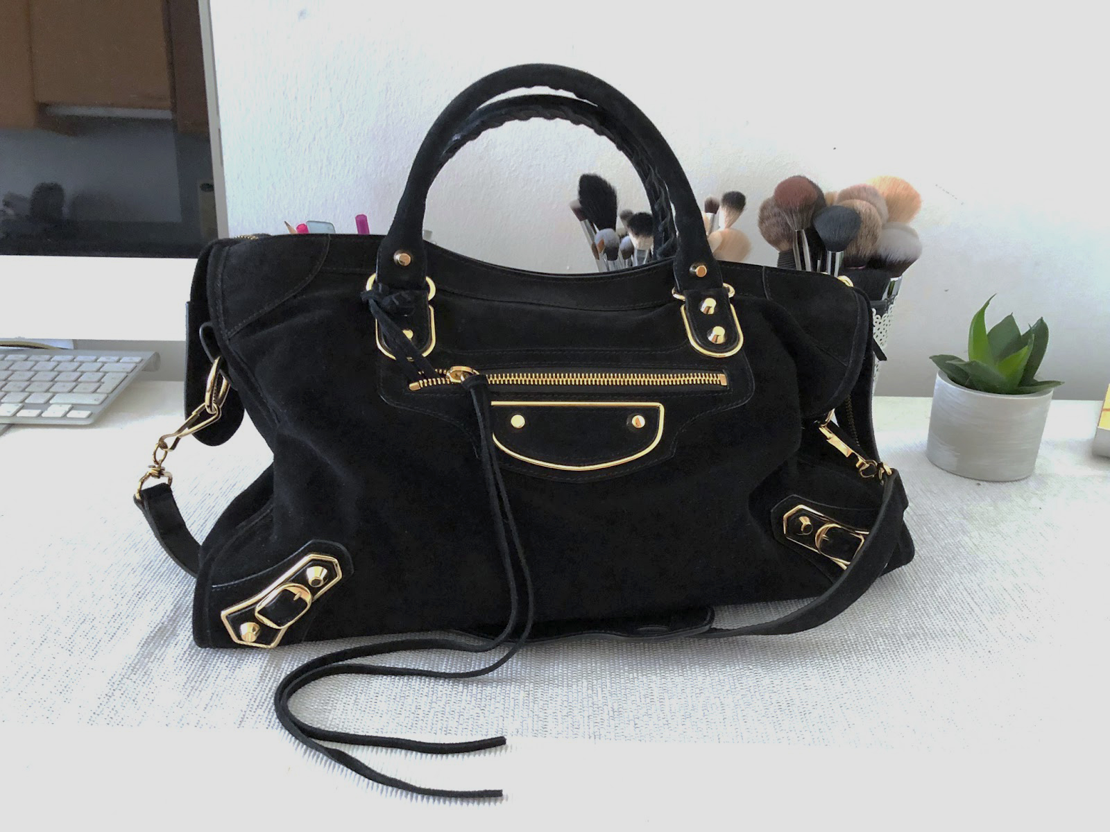 Luxury Handbag Regret?? Things I Don't Like About My Louis Vuitton Speedy B  25 Damier Ebene 
