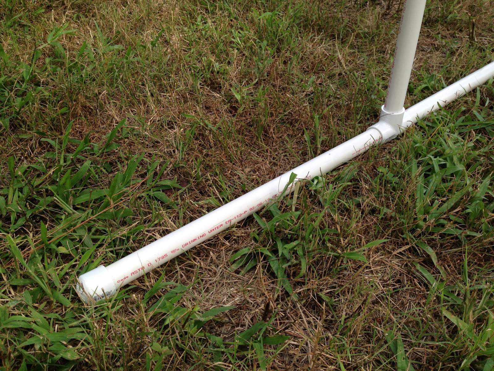 Beautifully Chaotic DIY PVC Water Sprinkler