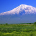 I ragazzi del CAI sulla vetta del monte Ararat