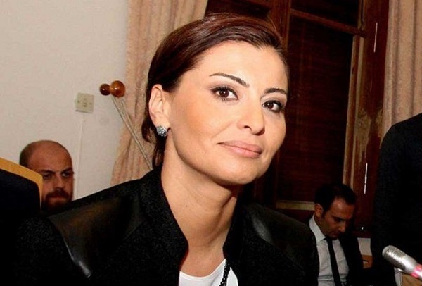 CNN Türk spikeri, Gazeteci Hande Fırat kimdir? aslen nerelidir? kaç yaşında? evli mi? eşi kim? biyografisi ve hayatı hakkında kısa bilgi. CNN Türk spikeri, Gazeteci Hande Fırat kimdir? aslen nerelidir? kaç yaşında? evli mi? eşi kim? biyografisi ve hayatı hakkında kısa bilgi.