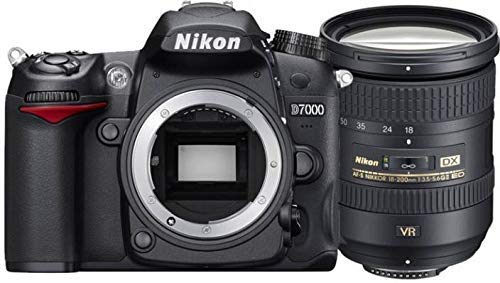 Nikon D7200 24.2 MP Digital SLR Camera (Black) with AF-S DX 18-200mm VR2 Kit Lens,16 Card and Carry Case
