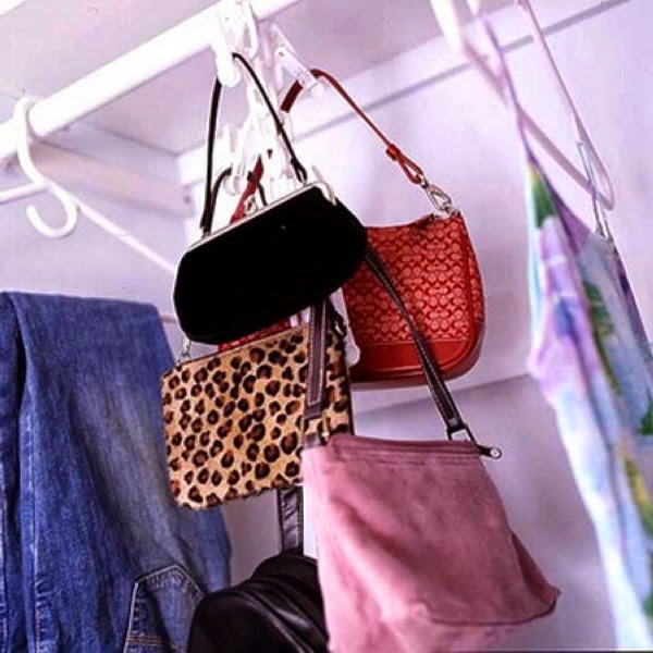 Practical ideas for storing bags