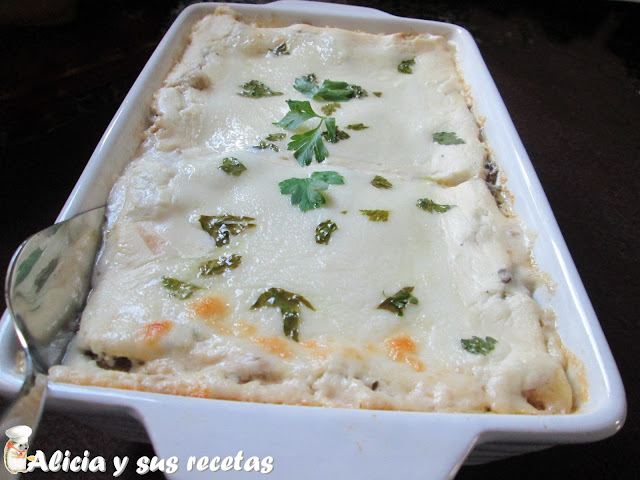 LASAÑA BLANCA DE QUESO Y SETAS VARIADAS