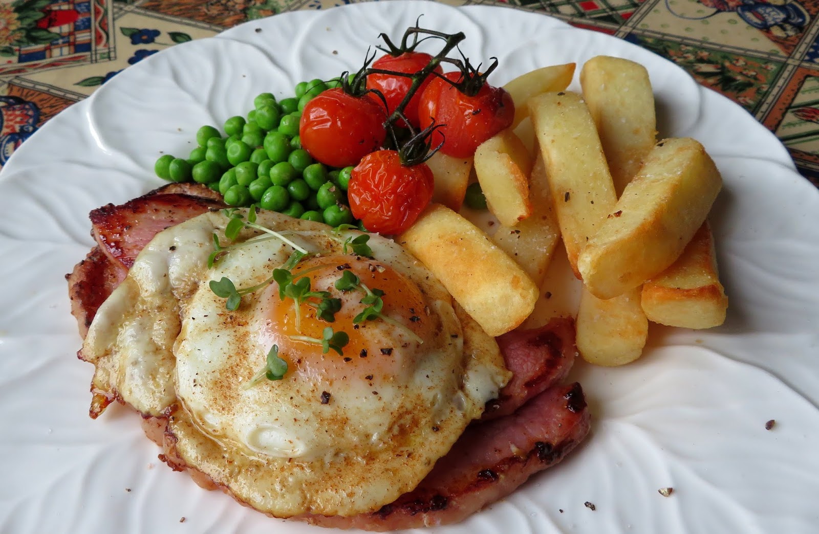 The English Kitchen Gammon Steak, Egg & Chips