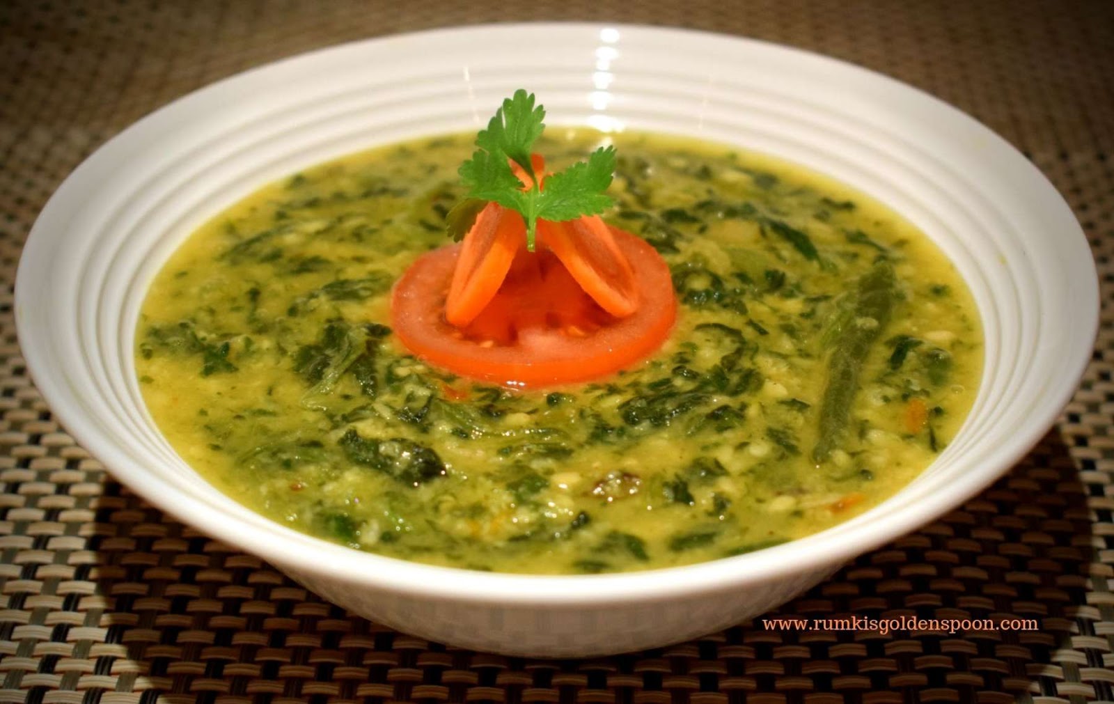 Moong dal palak, palak moong dal, spinach dal, indian dahl with spinach, dahl recipe, dal recipe, palak with dal, dal palak, dal palak recipe, Moong dal palak recipe, palak dal, palak recipes, spinach recipes Indian, moong dal recipe, Rumki's Golden Spoon