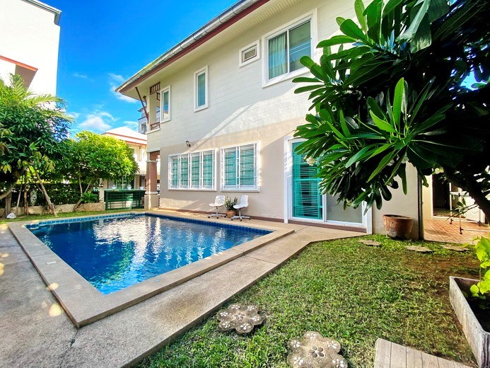 House for rent East Pattaya with private pool