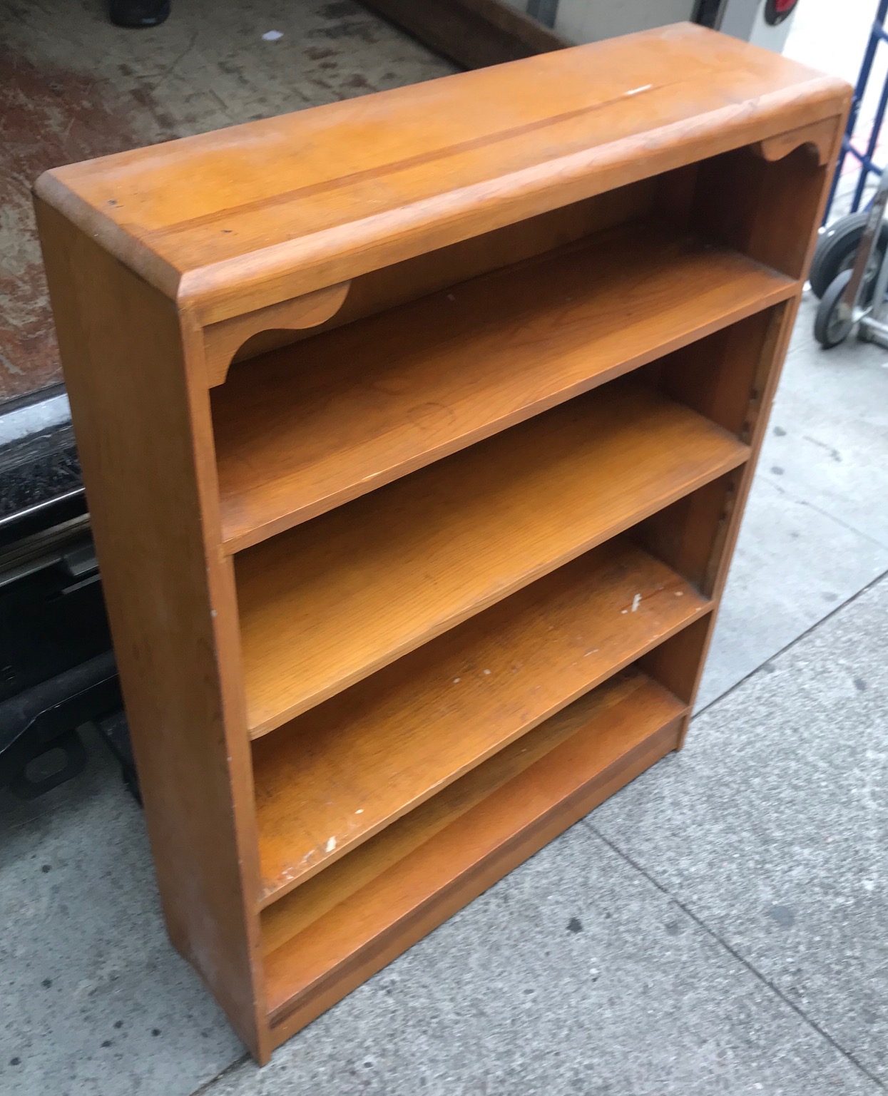 UHURU FURNITURE & COLLECTIBLES SOLD **BARGAIN BUY** 30083 Vintage