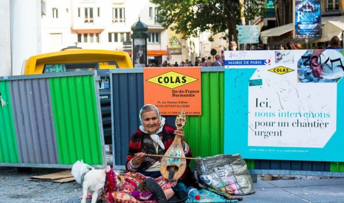 нищета в европе. франция мусор на улицах. нищета в европе. бедная европа. нищета в европе.