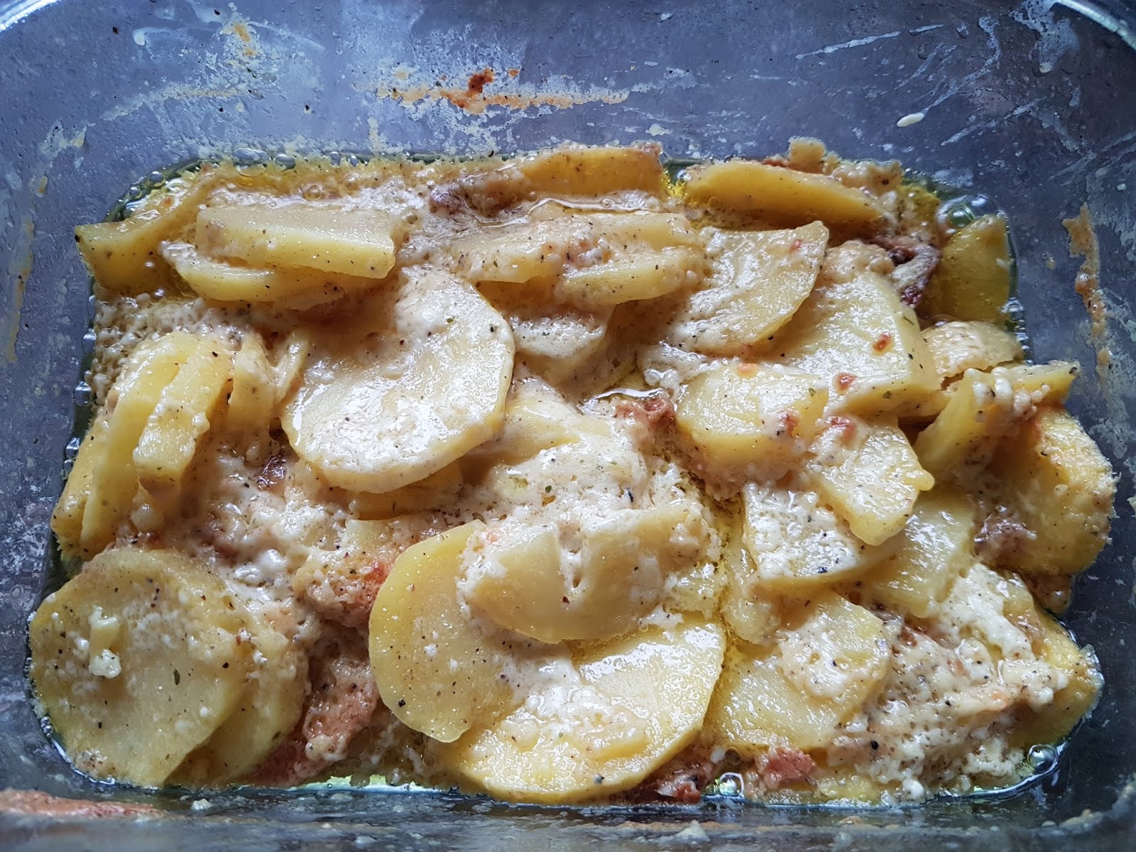 Schnelles cremiges Kartoffelgratin aus rohen Kartoffeln (Mikrowelle ...