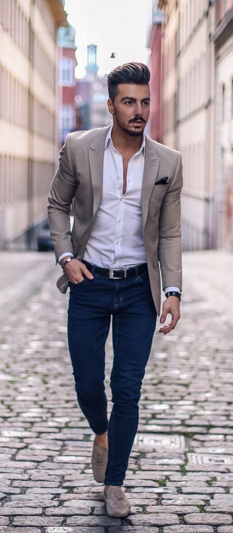 Da Calça Jeans Homens Com Roupa Social Blazer E Calça Social