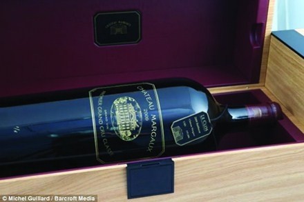 Chai rượu vang 12 lít được bán 4,1 tỷ đồng