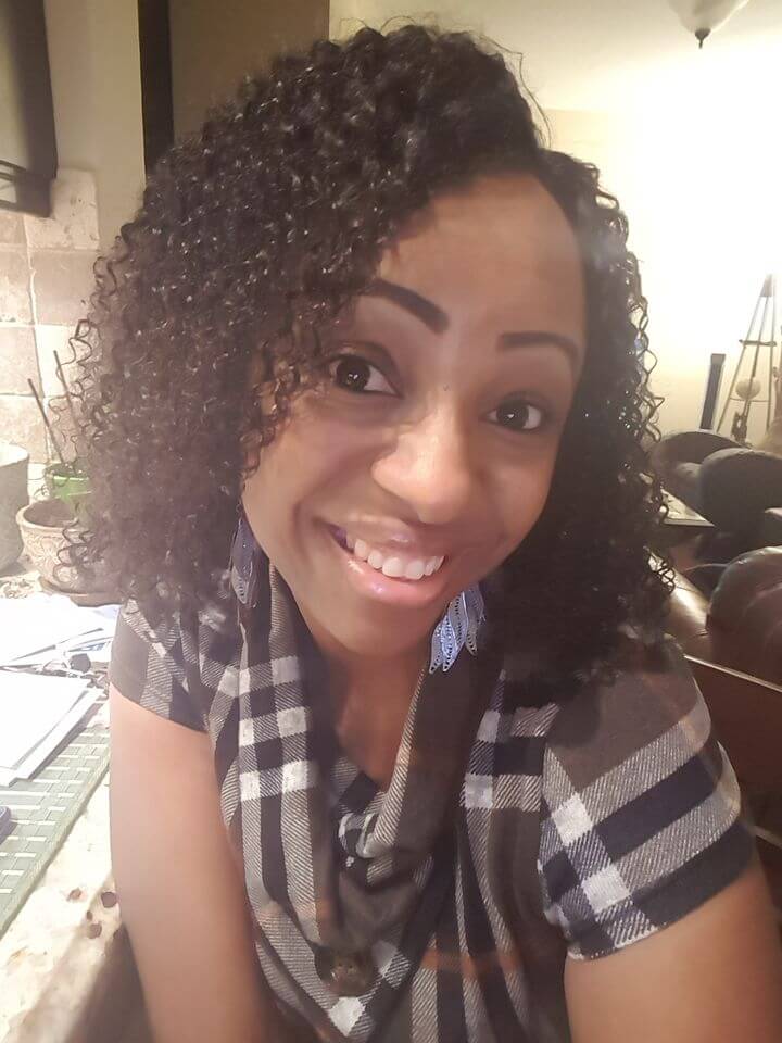 Rich Sugar Mummy In Canada Wants To Spend And Take Care Of You - Get A