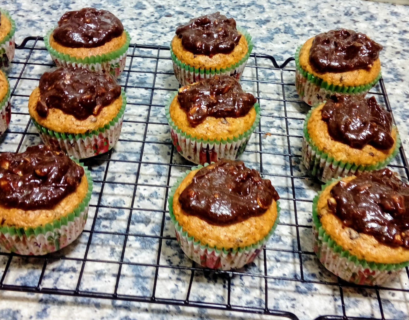 LA MANZANA VERDE MUFFINS DE PLATANO Y CACAHUETE CON CHOCOLATE