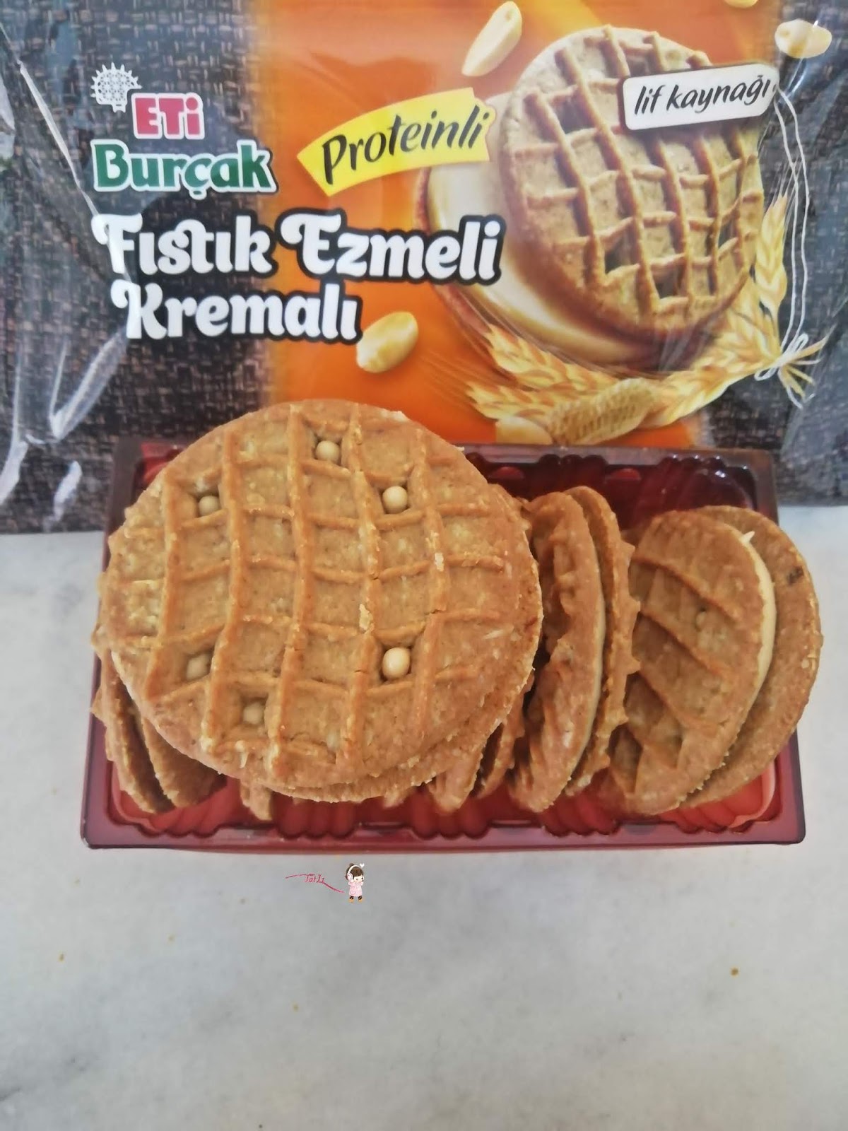 Eti Burçak Fındık ve Fıstık Kremalı Bisküvi Tadım