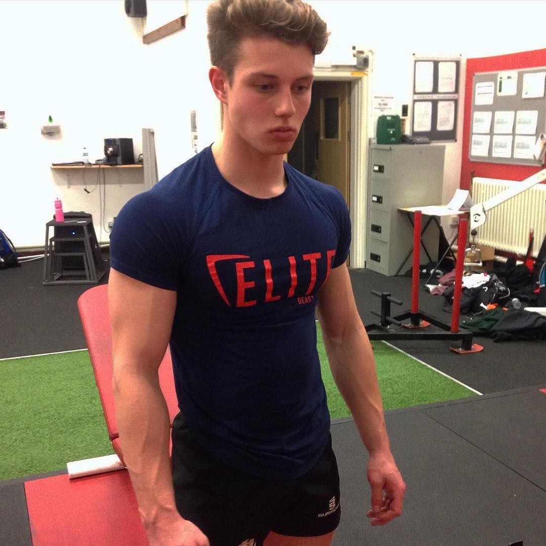 cute-young-guys-beefy-bad-boys-muscular-teen-bros-gym-hunk