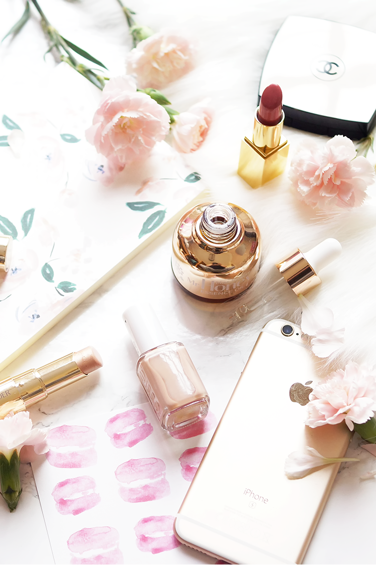 makeup-flatlay-photography-barely-there-beauty-blog-luxe-rose-gold-pink