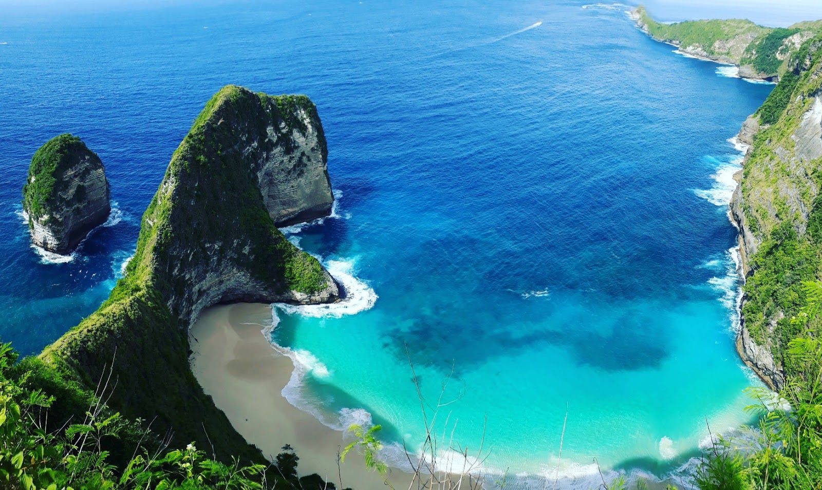 10 Tempat Ikonik Hasil Foto Sempurna Hanya di Bali - CalonPintar.Com