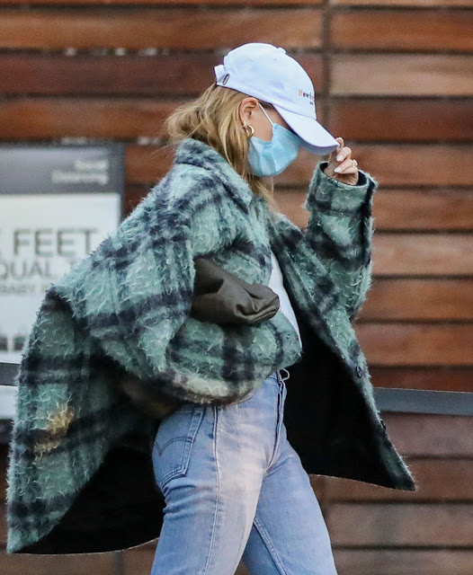 Hailey Bieber,Justin Bieber Shopping at Maxfield in West Hollywood 15