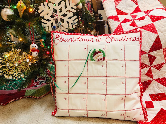 Download Free Tutorial Countdown To Christmas Pillow PSD Mockup Templates