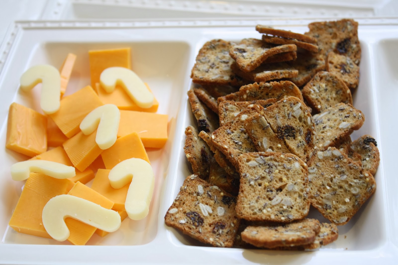 Festive Ways to Serve Cheese & Crackers The Chirping Moms
