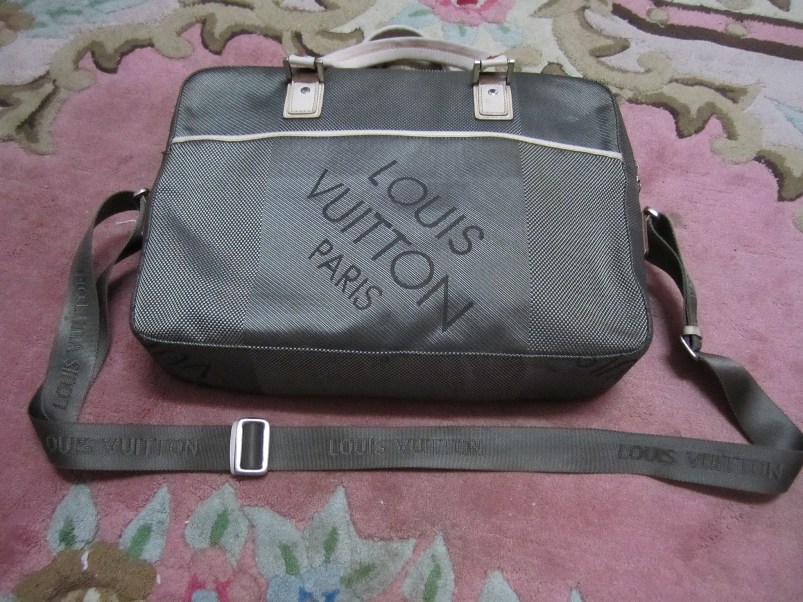 BundleWalla Louis Vuitton Laptop Bag SOLD