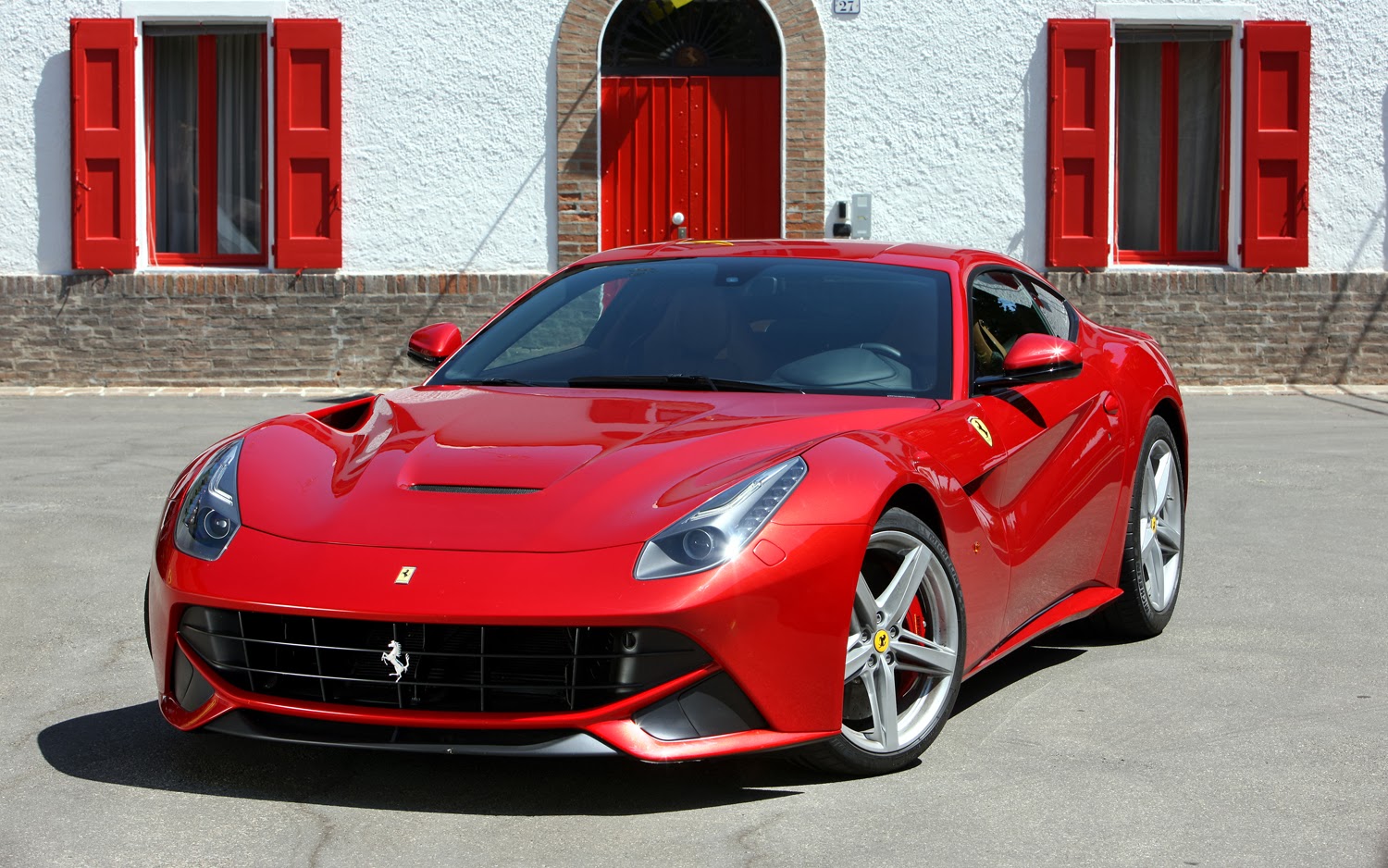 Ferrari f12 Berlinetta кабриолет