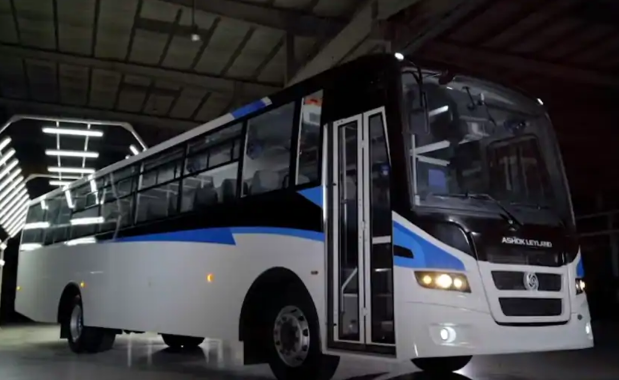 Ashok Leyland lanza los autobuses Falcon Super y Gazl en Arabia Saudita