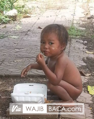 Balita Pengidap Penyakit Kulit Ini Tega Ditelantarkan Orang Tuanya Di Tepi Jalan Tanpa Sehelai Pakaian Balita Pengidap Penyakit Kulit Ini Tega Ditelantarkan Orang Tuanya Di Tepi Jalan Tanpa Sehelai Pakaian