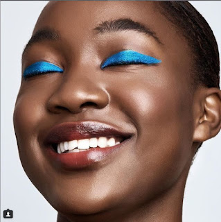 Tendencias de maquillaje para chicas en Instagram sombra de ojos en colores intensos y lineas definidas