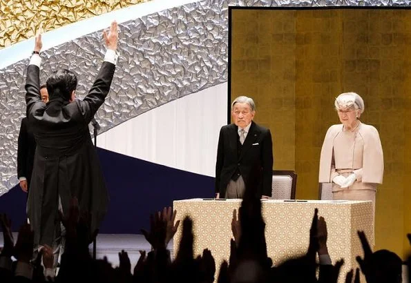 Empress Michiko, Crown Prince Naruhito, Crown Princess Masako, Prince Fumihito and Princess Kiko