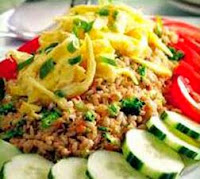  Makanan berbahan utama nasi ini dikreasikan sedemikian rupa dengan variasi bumbu dari yan RESEP CARA MEMBUAT NASI GORENG BUMBU PEDAS