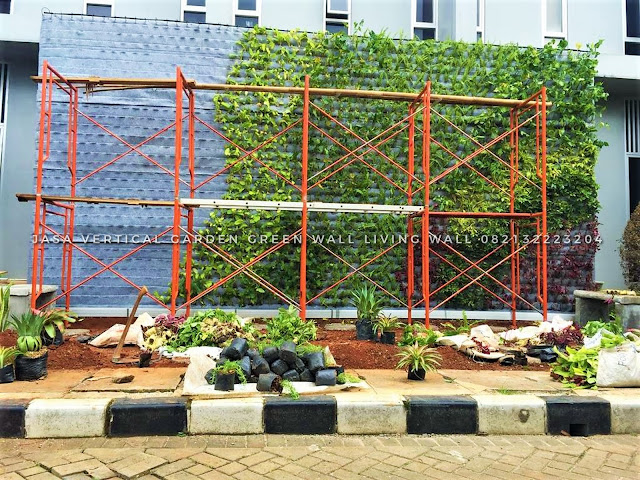 BERIKUT INI 21 CONTOH GAMBAR VERTICAL GARDEN DINDING HIJAU - JASA