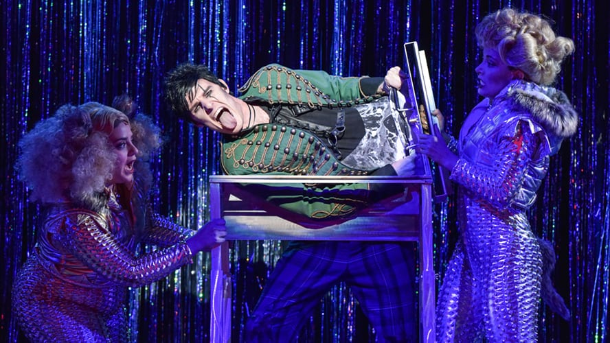 Partially Obstructed View Theatre review Magic Goes Wrong