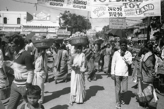 Mysore, Mysuru, Bomboo Bazar, © L. Gigout, 1990