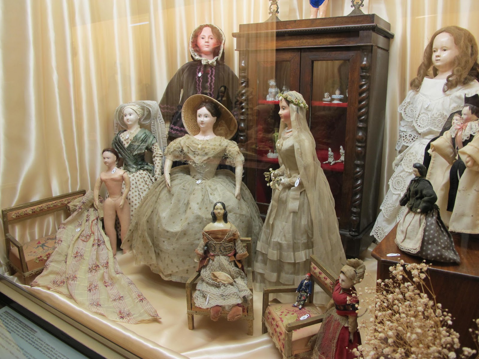 Музей кукол в париже