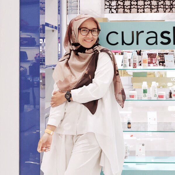 Curaskin dengan Smart Skin Analysis System, Kalo Cocok Baru Bayar